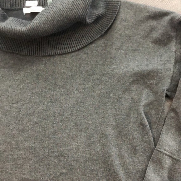 89th & MADISON size large lightweight turtleneck gray sweater - Picture 7 of 10